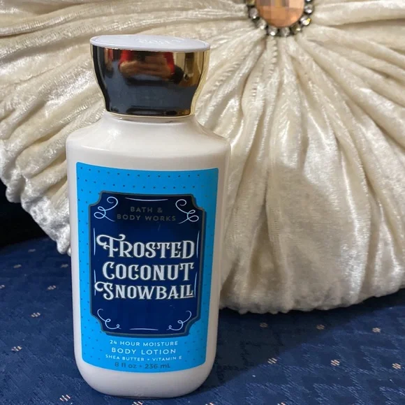 BATH & BODY WORKS SET. . . FROSTED COCONUT SNOWBALL SCENT - Picture 5 of 6